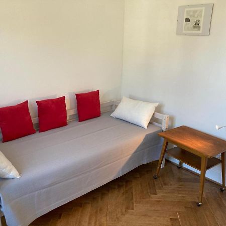 Charmant 2 Pieces Avec Parking Prive Лозанна Экстерьер фото