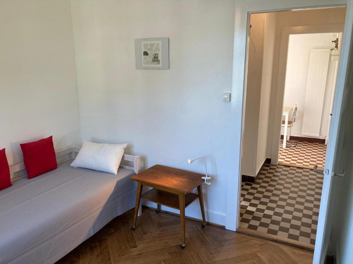 Charmant 2 Pieces Avec Parking Prive Лозанна Экстерьер фото